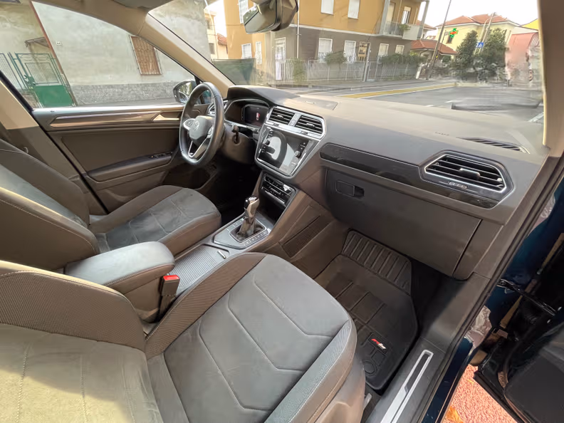 Volkswagen Tiguan - 27