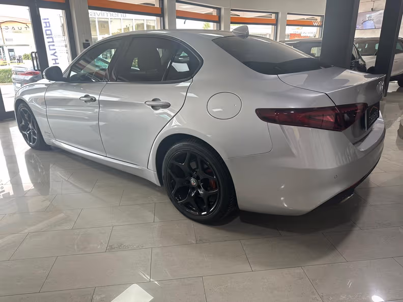 Alfa Romeo Giulia - 6