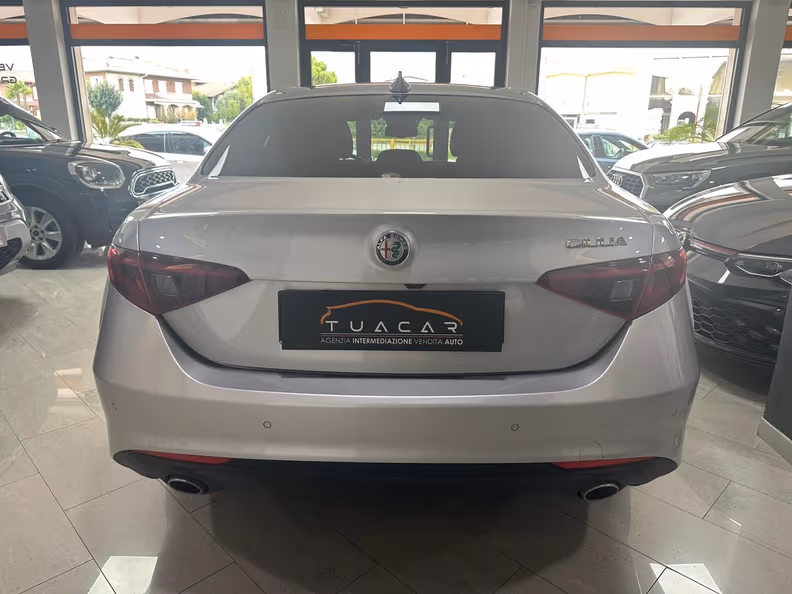 Alfa Romeo Giulia - 16