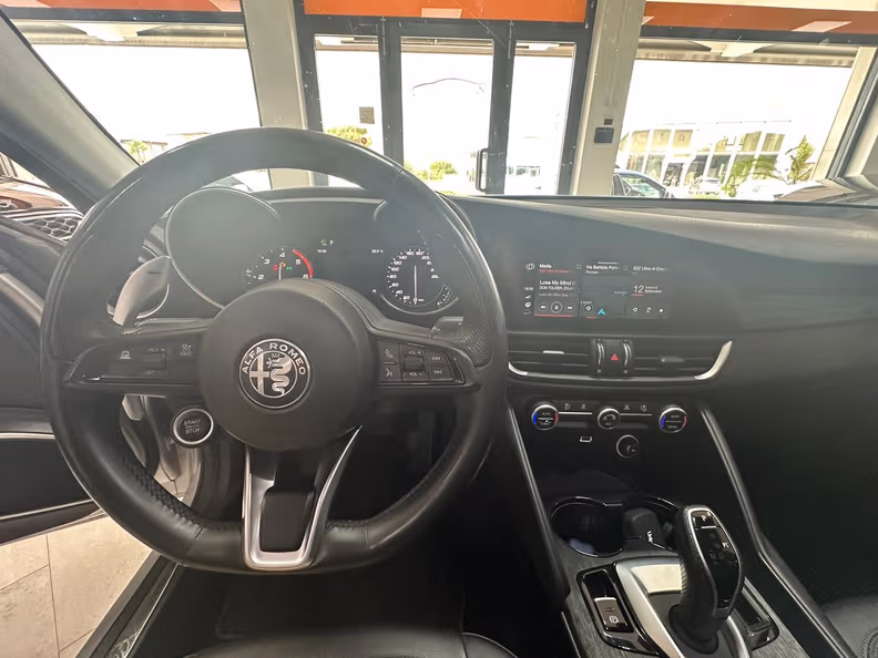 Alfa Romeo Giulia - 19