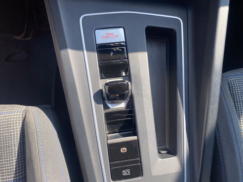 Volkswagen Golf - 46