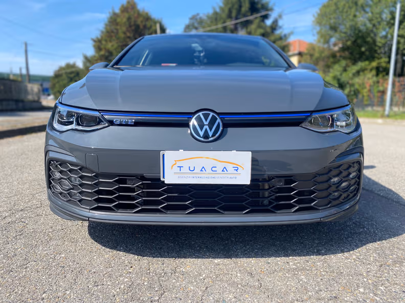 Volkswagen Golf - 2