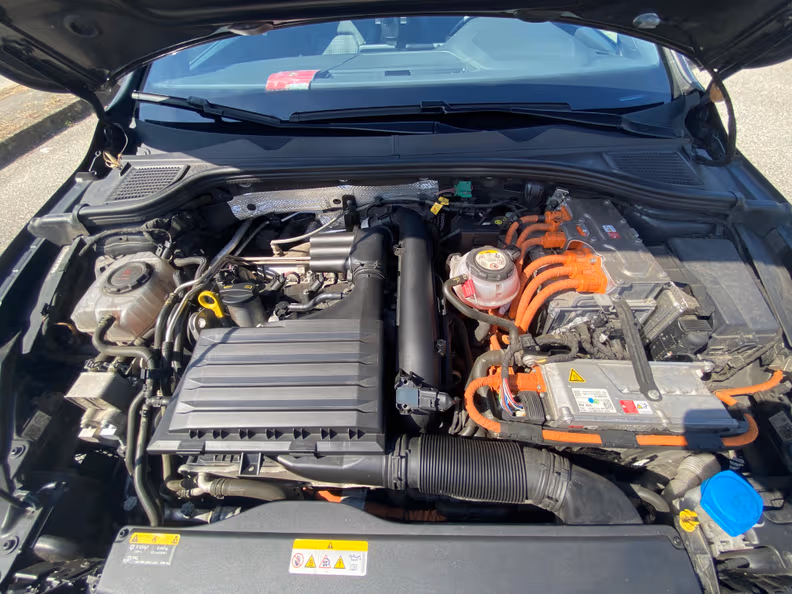Volkswagen Golf - 51
