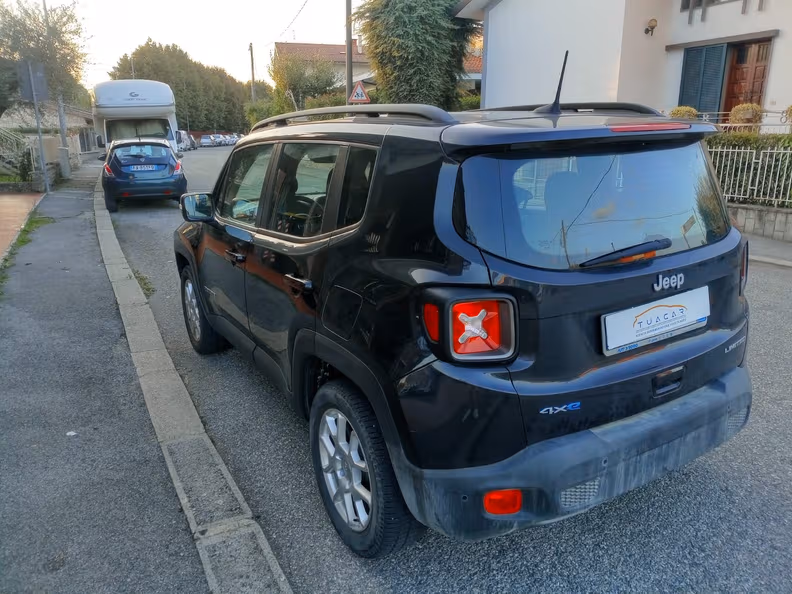 Jeep Renegade - 12