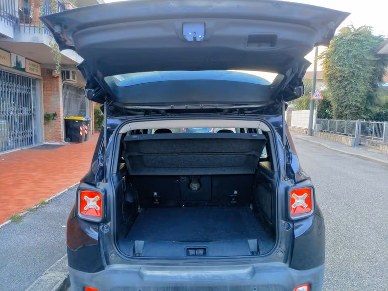 Jeep Renegade - 10