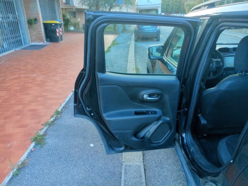 Jeep Renegade - 34