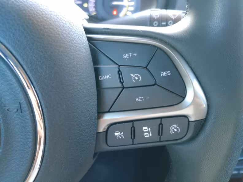 Jeep Renegade - 24
