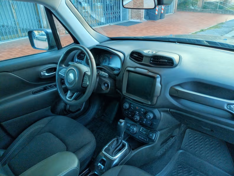 Jeep Renegade - 33