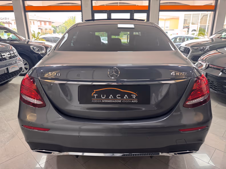 Mercedes-Benz E-Class - 4