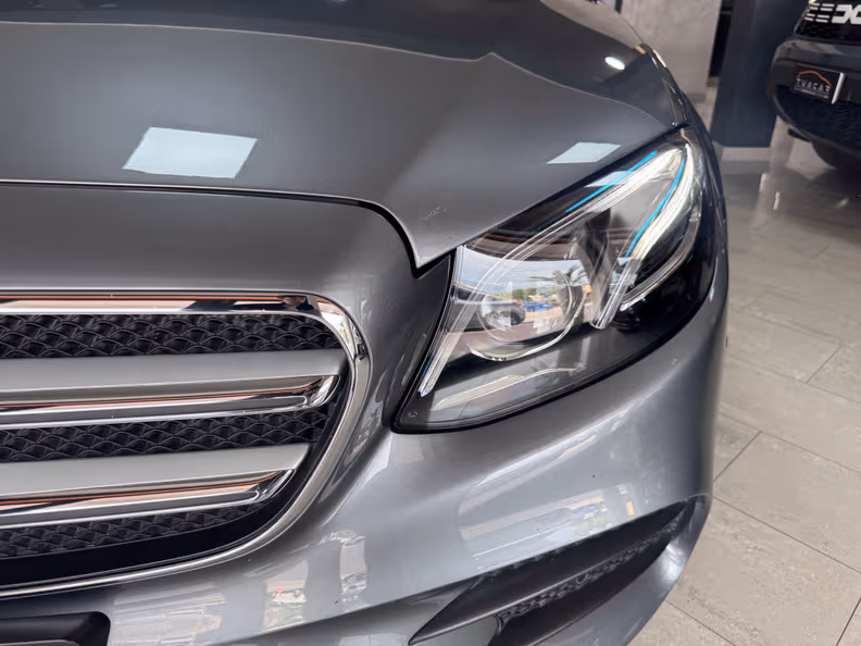 Mercedes-Benz E-Class - 20