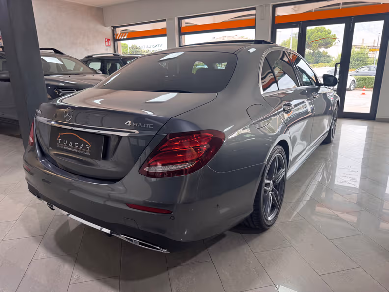 Mercedes-Benz E-Class - 3