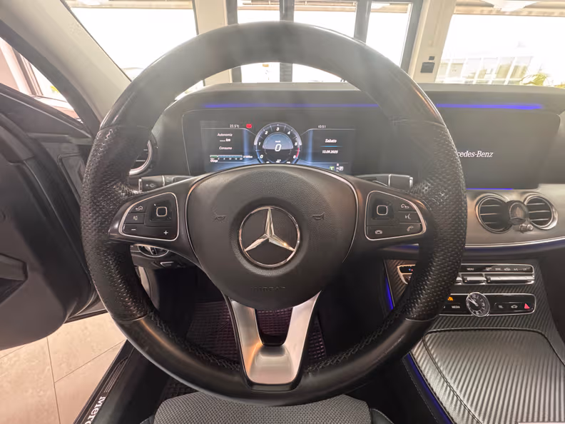 Mercedes-Benz E-Class - 10