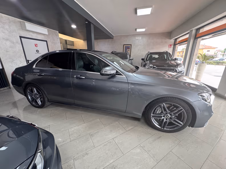 Mercedes-Benz E-Class - 7