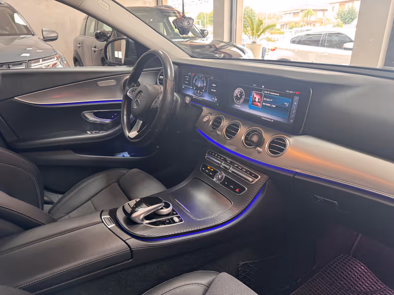 Mercedes-Benz E-Class - 16
