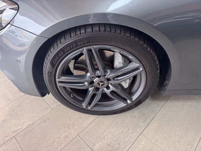 Mercedes-Benz E-Class - 21