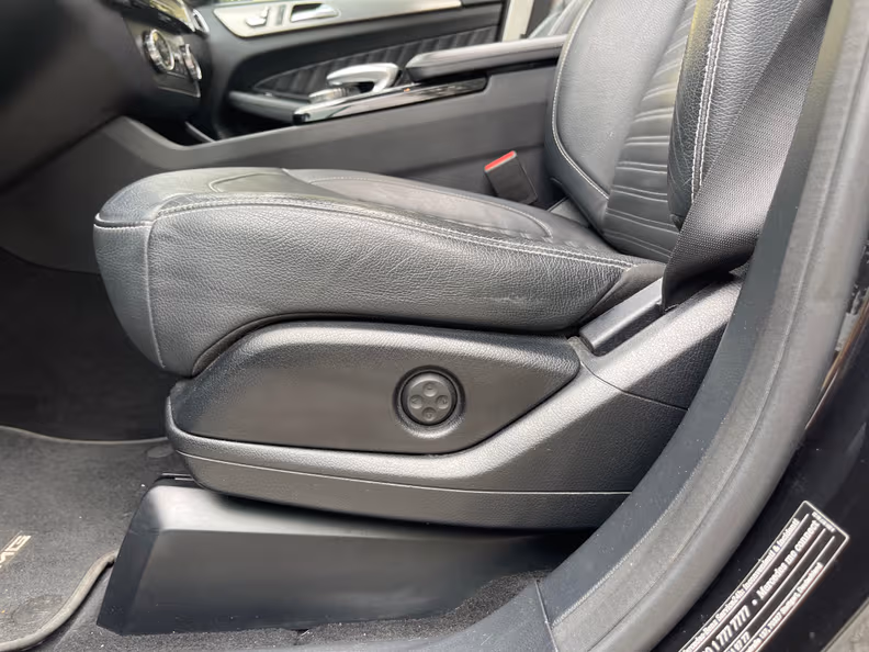 Mercedes-Benz GLE-Class - 25