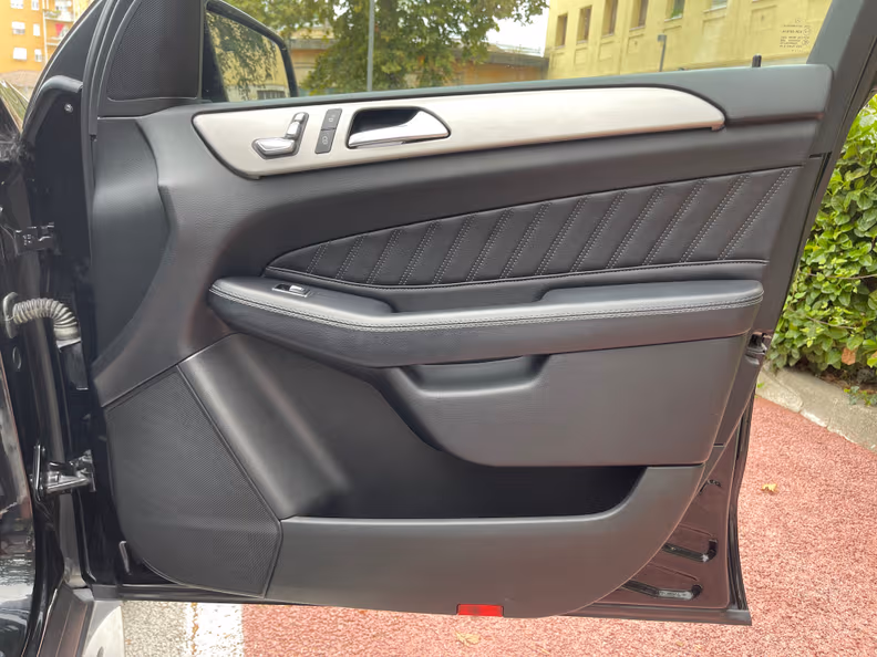 Mercedes-Benz GLE-Class - 39