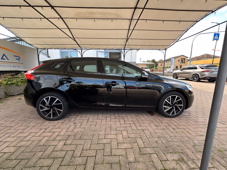 Volvo V40 - 23