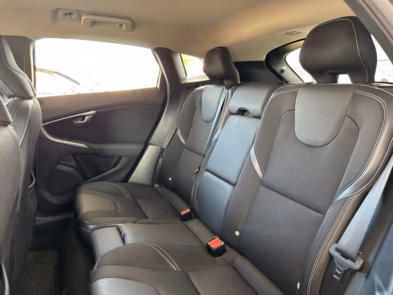 Volvo V40 - 18