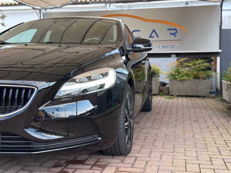 Volvo V40 - 25
