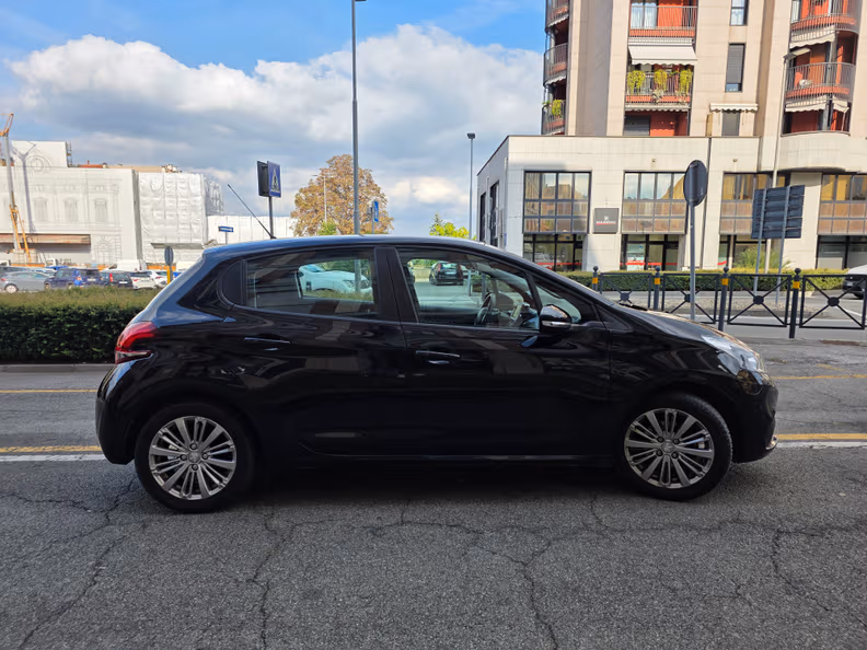 Peugeot 208 - 26