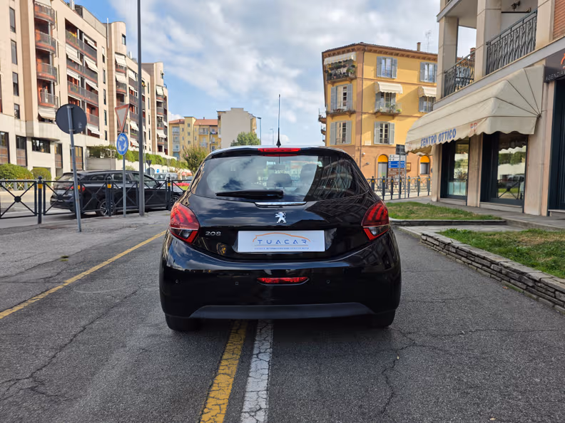 Peugeot 208 - 6