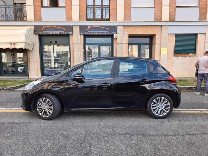 Peugeot 208 - 27