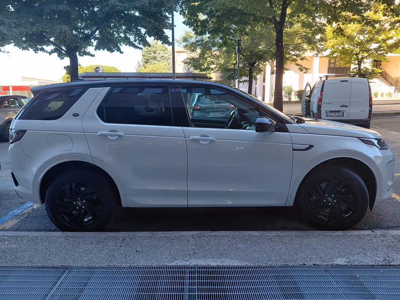 Land Rover Discovery Sport - 25