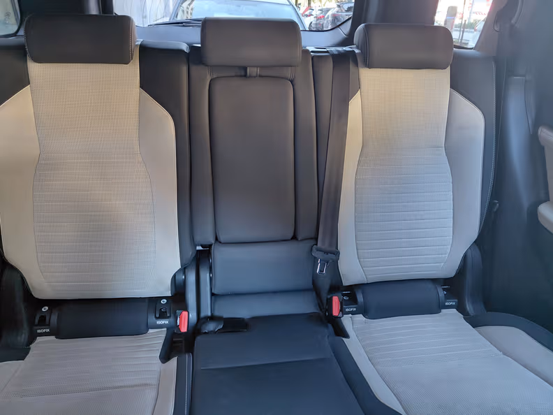 Land Rover Discovery Sport - 13