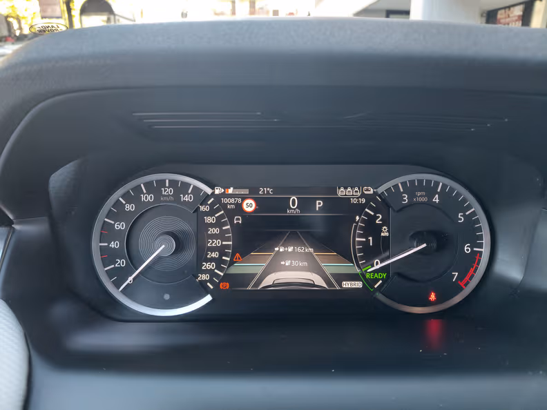Land Rover Discovery Sport - 22