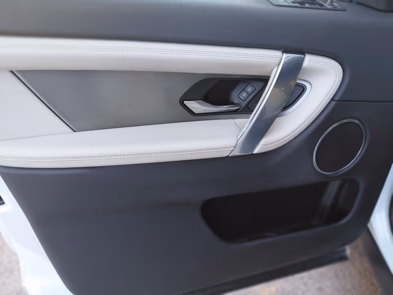 Land Rover Discovery Sport - 14