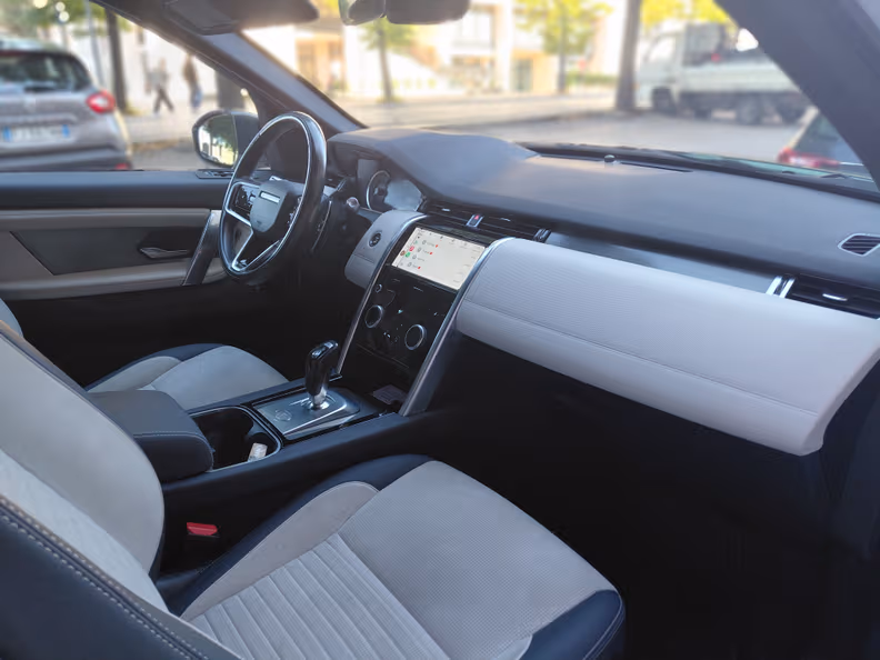 Land Rover Discovery Sport - 10