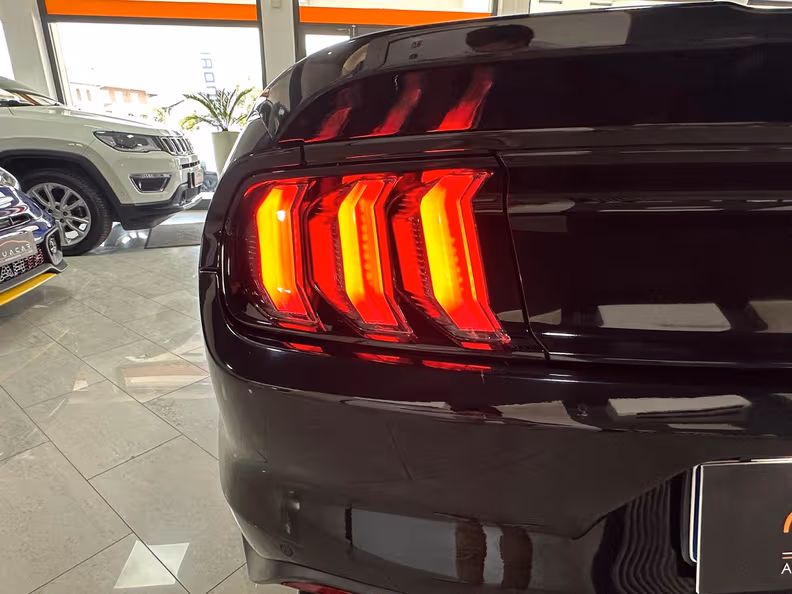 Ford Mustang - 16