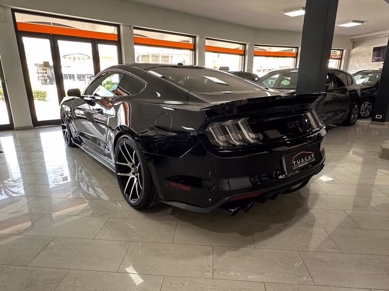 Ford Mustang - 3