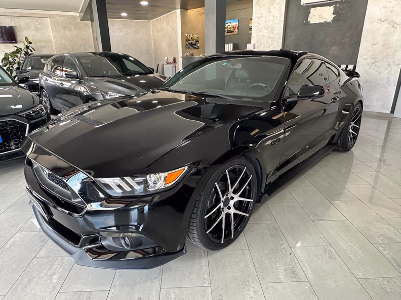 Ford Mustang - 1