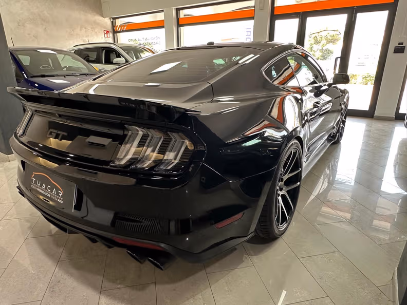 Ford Mustang - 5