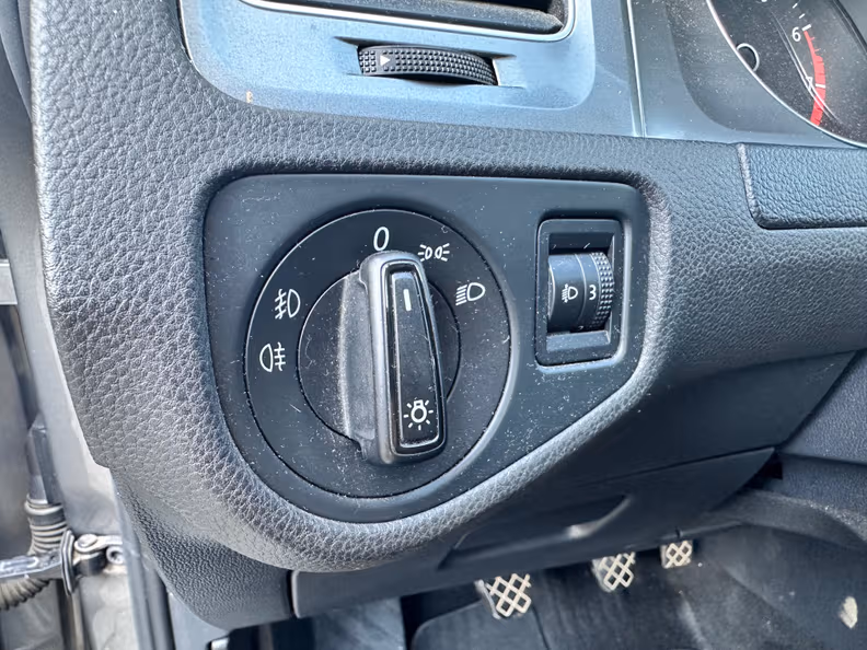 Volkswagen Golf - 28