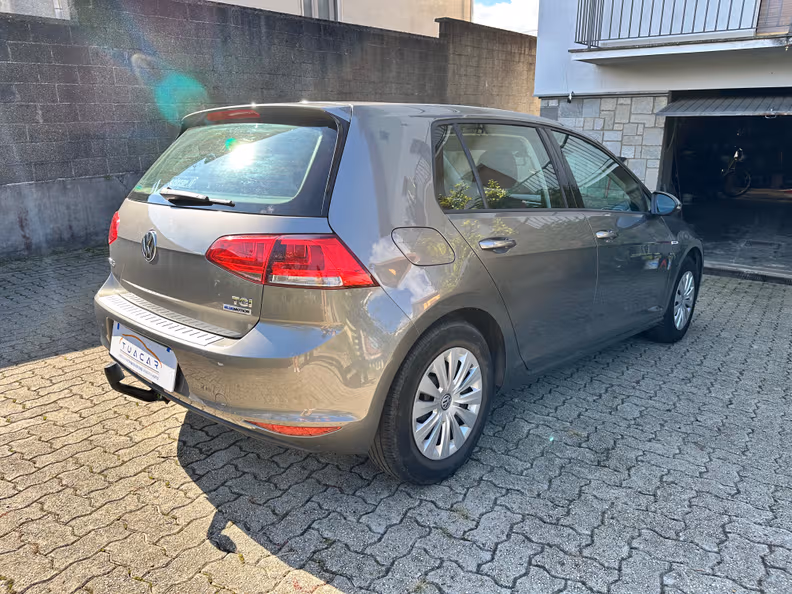 Volkswagen Golf - 4
