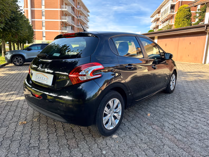Peugeot 208 - 4