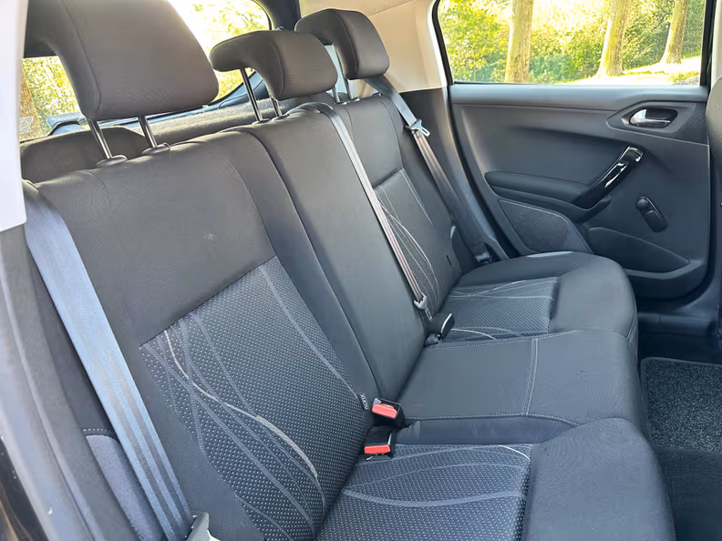 Peugeot 208 - 19