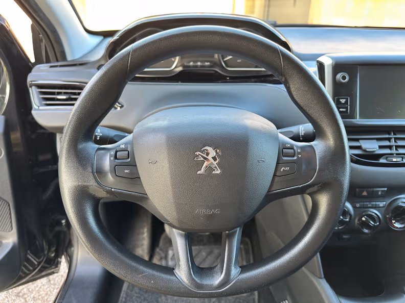 Peugeot 208 - 9