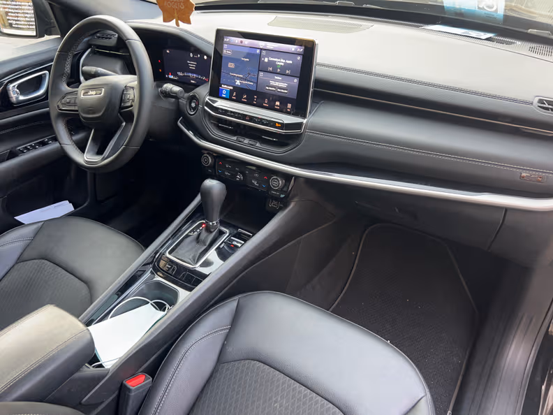Jeep Compass - 10