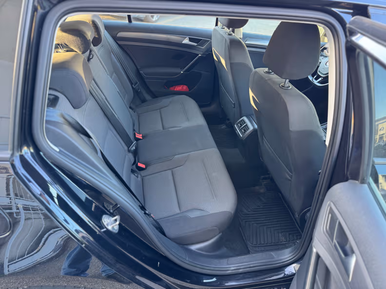 Volkswagen Golf - 21