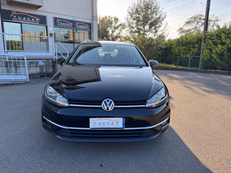 Volkswagen Golf - 8