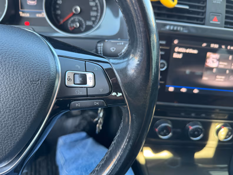 Volkswagen Golf - 15