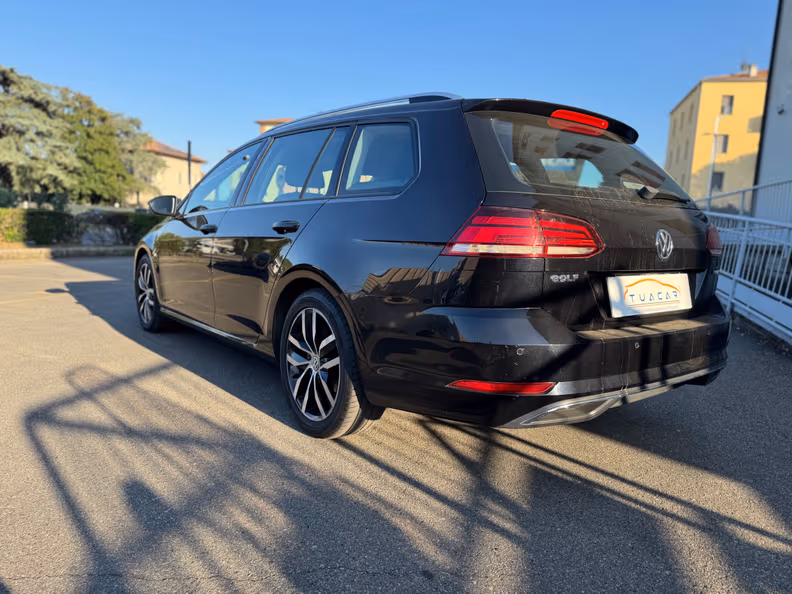Volkswagen Golf - 3
