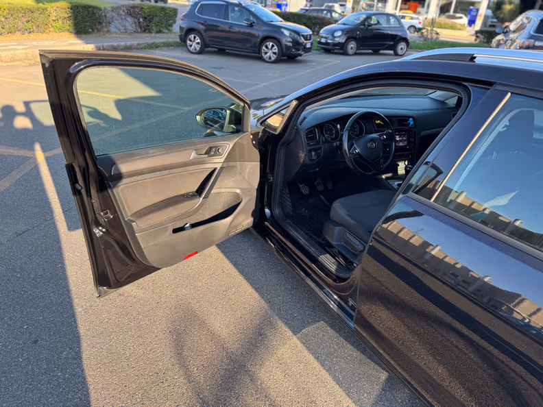 Volkswagen Golf - 11