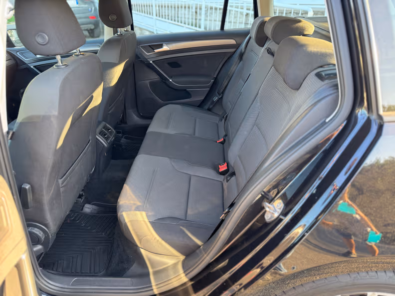 Volkswagen Golf - 23