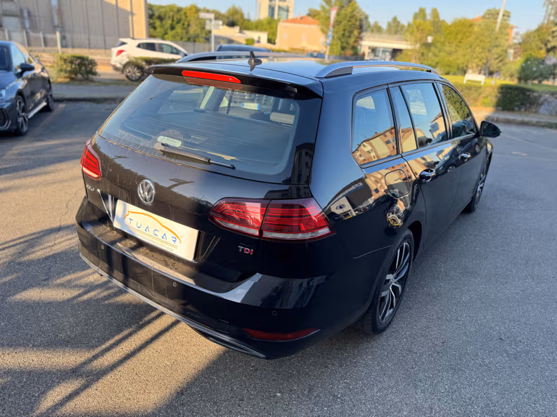 Volkswagen Golf - 5