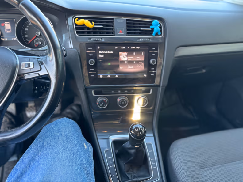 Volkswagen Golf - 17